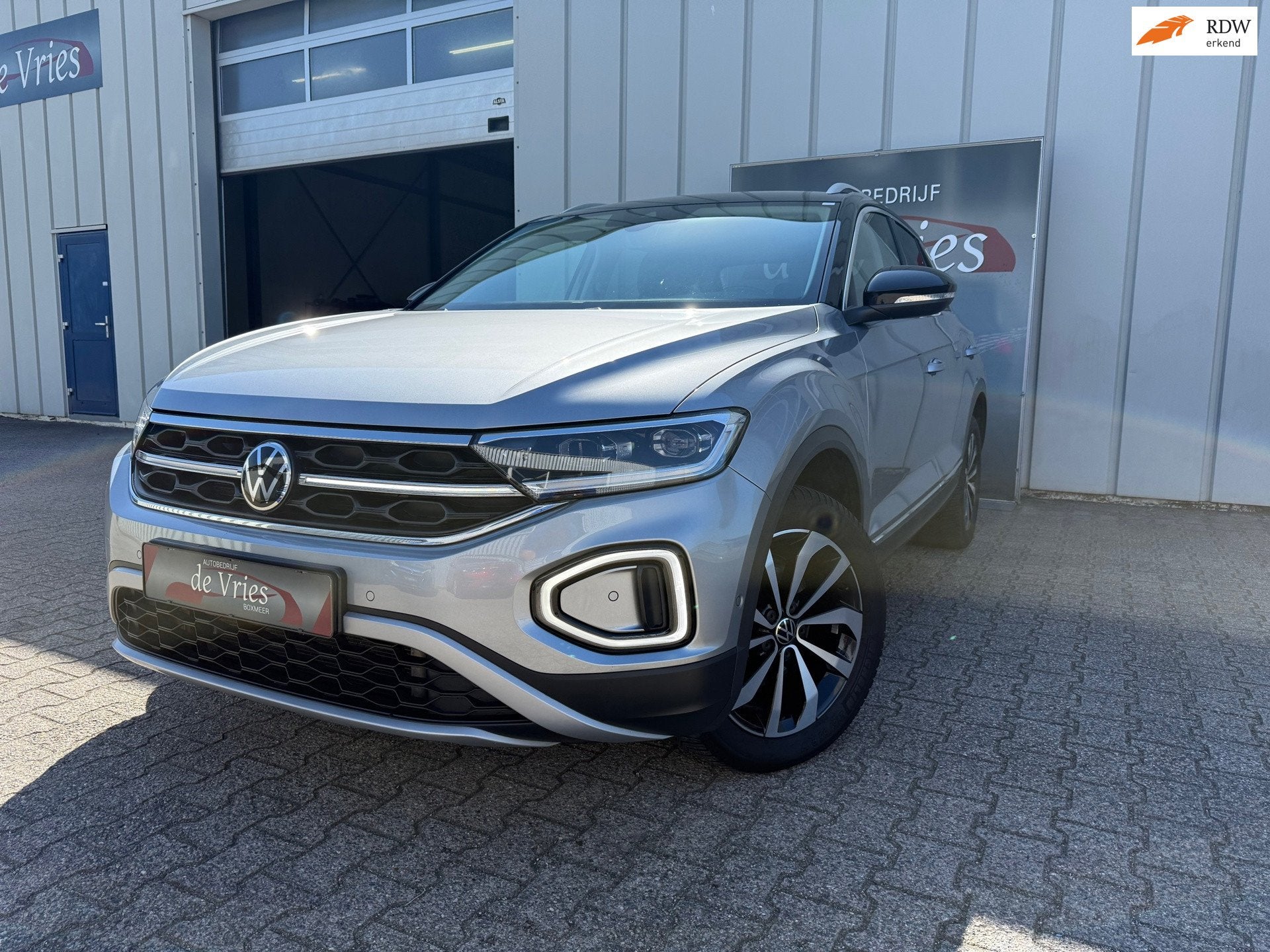 Volkswagen T-Roc 1.5 TSI Style / Airco / Navi / Massage stoe, Auto's, Voorwielaandrijving, 4 cilinders, 150 pk, Origineel Nederlands