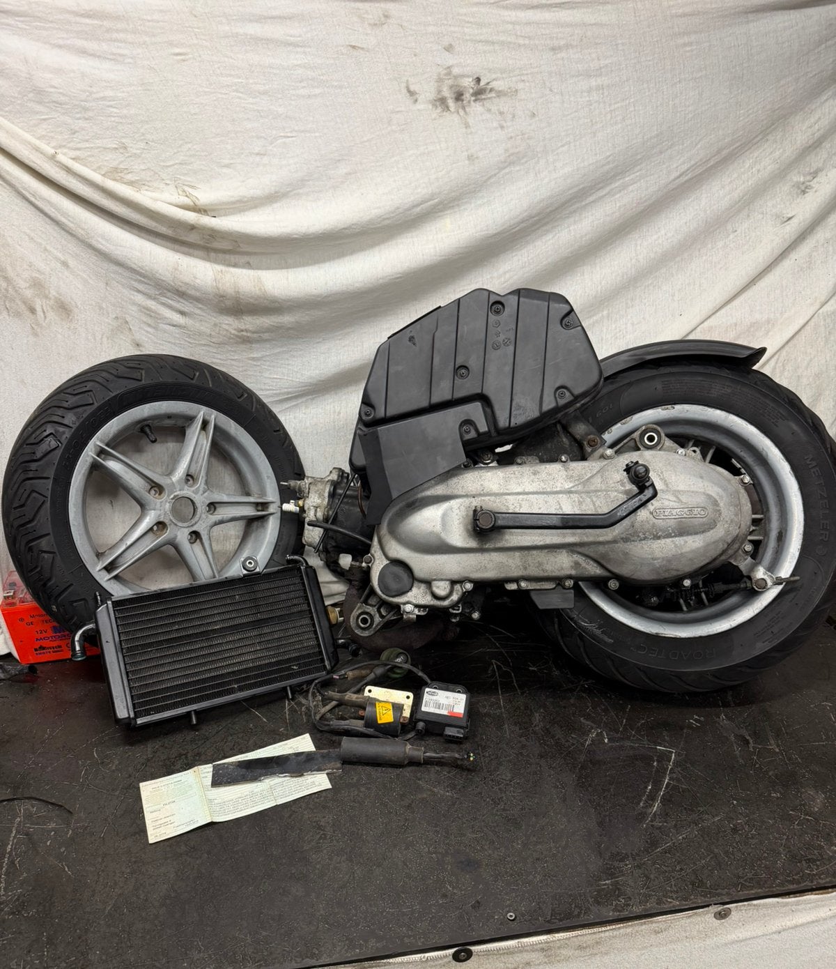 Hexagon 125cc blok met papieren, Motoren, Ophalen of Verzenden