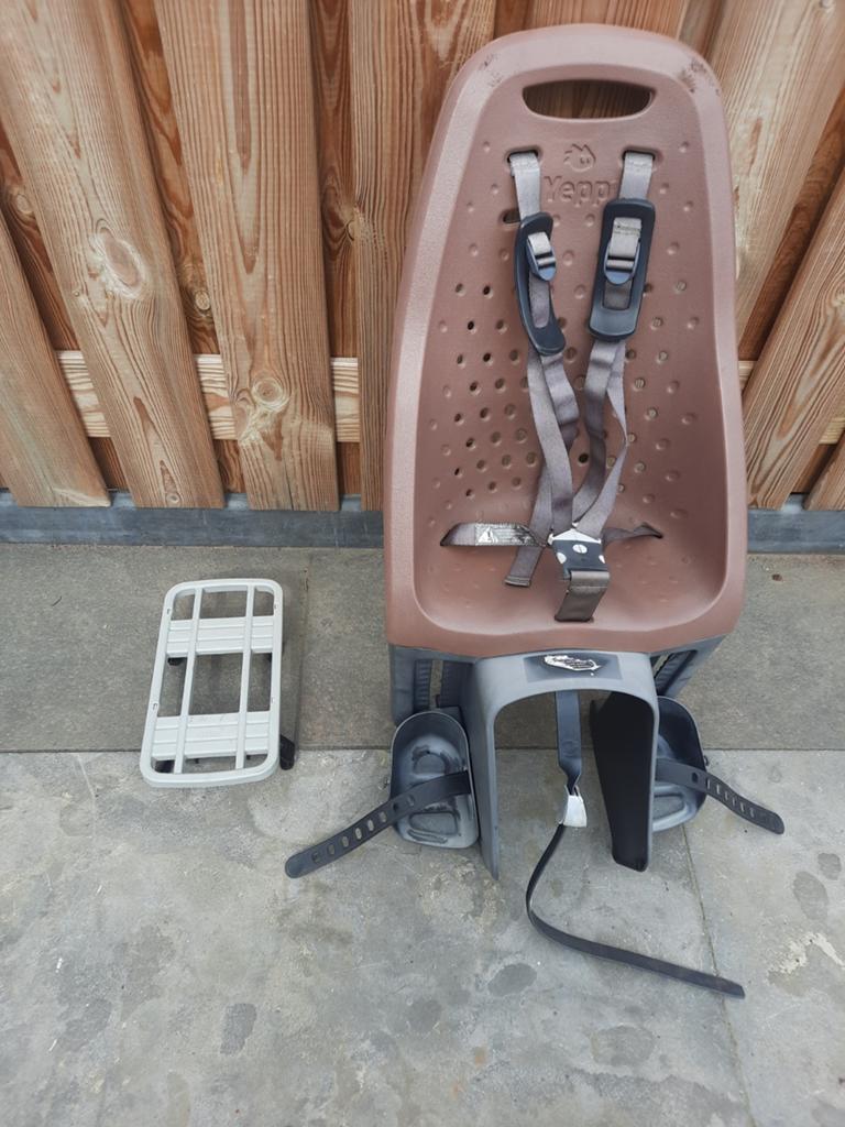 Fietsstoeltje met adapter en sleutel voor de bagagedrager, Ophalen, Achterzitje, Voetsteuntjes, Yepp (GMG)
