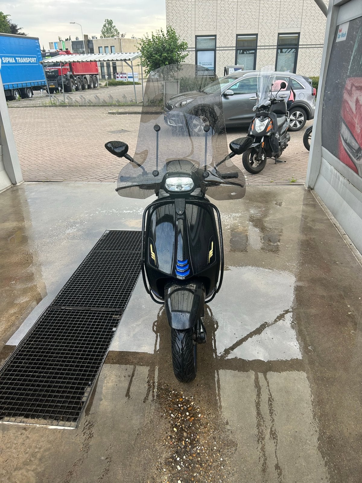 Vespa Sprint 55/60 km/u - Zwart met blauwe accenten, Fietsen en Brommers, Scooters | Vespa, Ophalen of Verzenden, Gebruikt, Benzine
