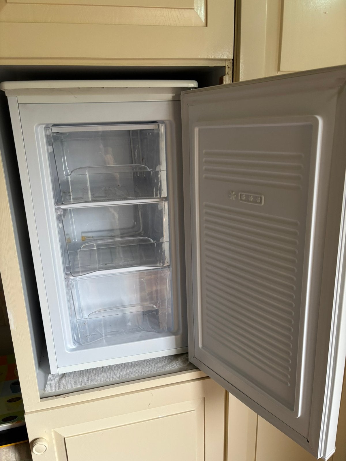 Kleine vriezer 48*86, Ophalen, Zo goed als nieuw, Minder dan 60 cm, Minder dan 85 cm
