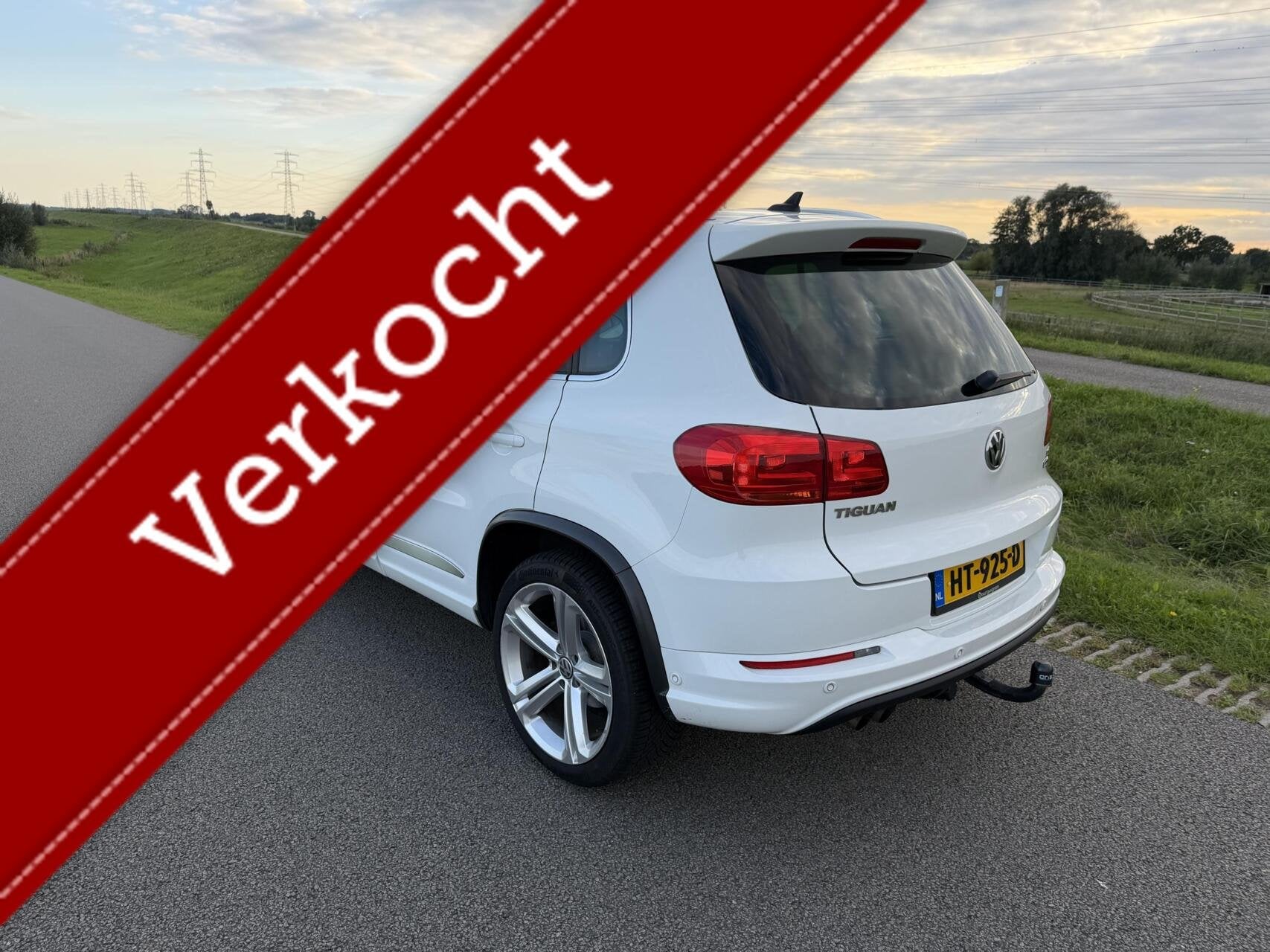 Volkswagen Tiguan 1.4 TSI R-Line Edition, Auto's, Voorwielaandrijving, Euro 6, 4 cilinders, Wit
