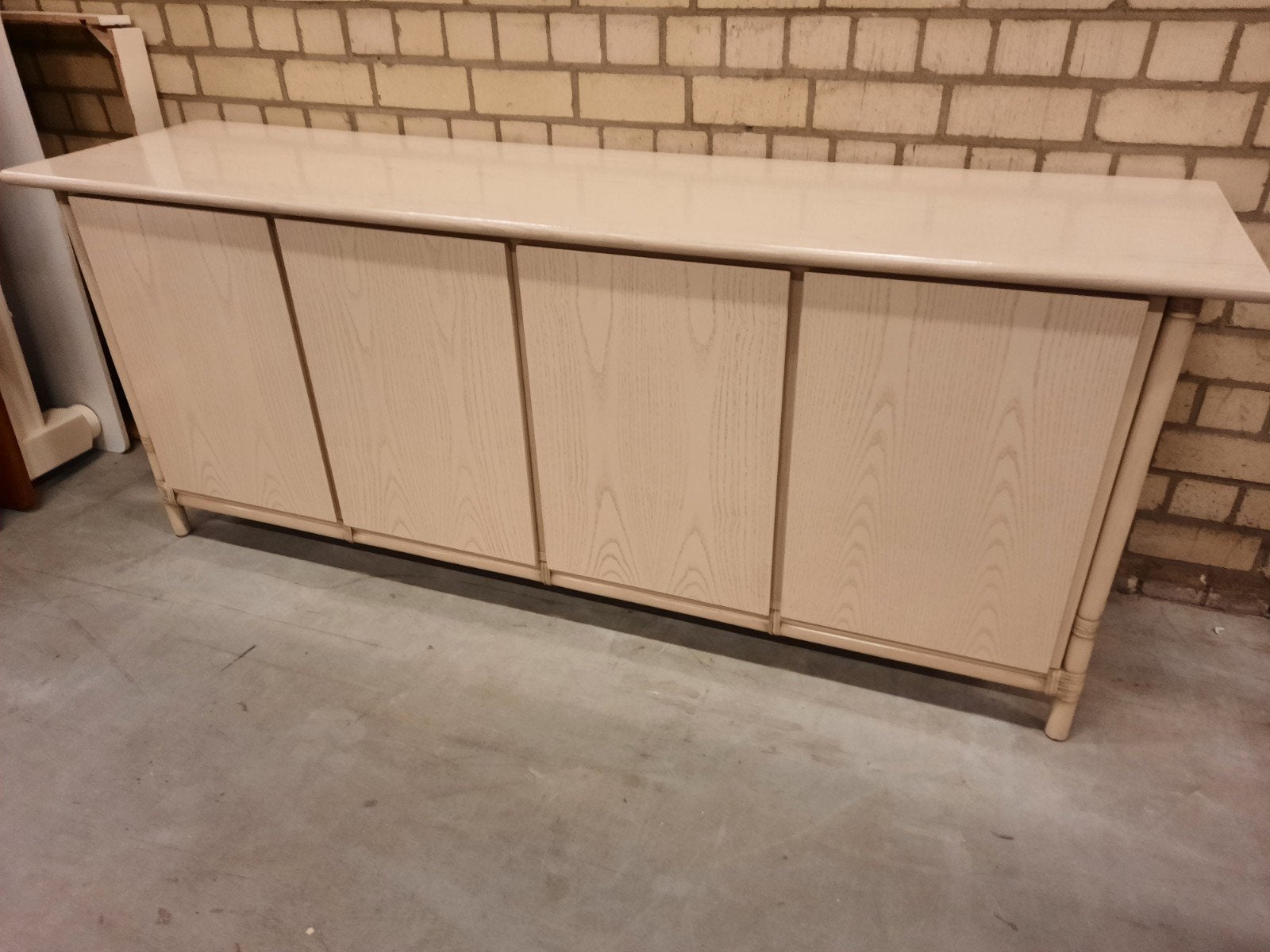 Dressoir met 4 deuren met in totaal 3 schappen en 4 laden, Ophalen, Gebruikt, Met deur(en), 200 cm of meer