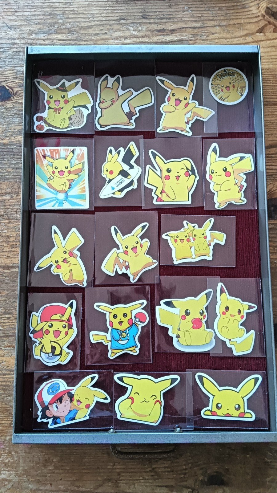 18 verschillende Pokémon stickers Pikachu per stuk 3 euro, Ophalen of Verzenden, Nieuw