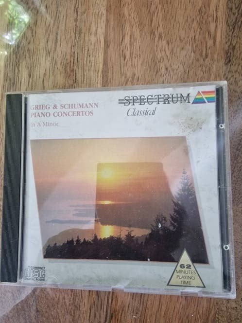 Grieg & Schumann Piano Concertos - Spectrum Classical CD, Gebruikt, Soloconcert, Ophalen of Verzenden, Romantiek
