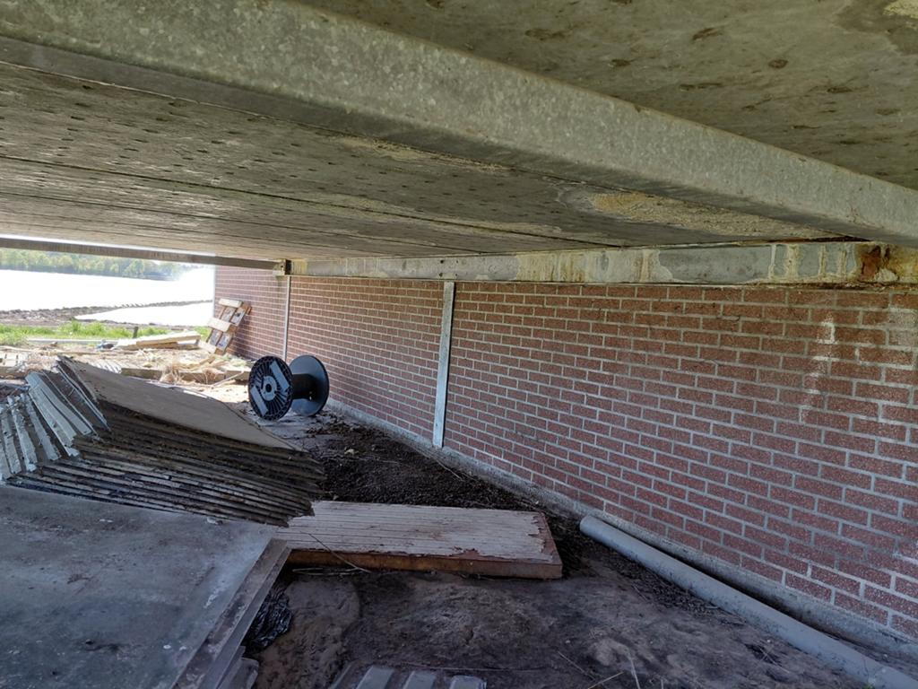 Platform luchtwasser, bouwmaterialen,staalconstructie