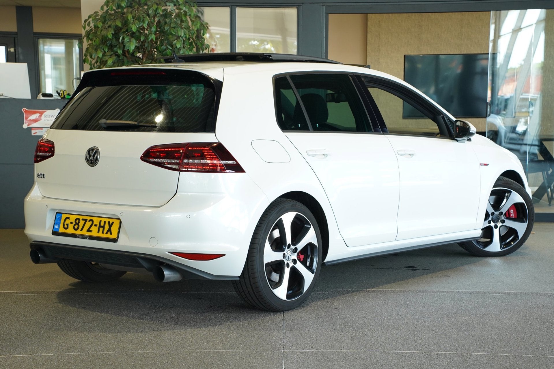 Volkswagen Golf 2.0 TSI GTI Performance 230 PK Pano Xenon Le, Auto's, Volkswagen, Stof, Gebruikt, Euro 6, 4 cilinders