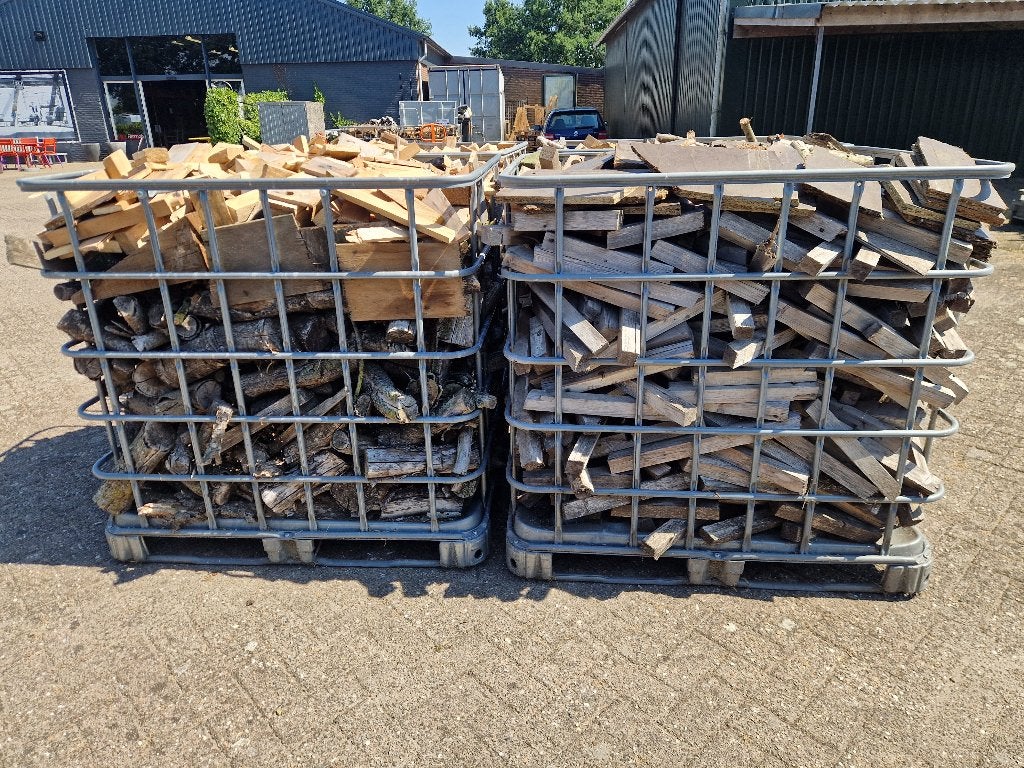 Haardhout: 4 IBC's gekloofd eiken & pallet hout, Tuin en Terras, Haardhout, 3 tot 6 m³, Ophalen, Eikenhout, Stammen