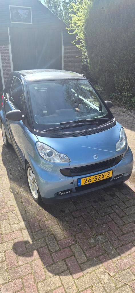 Smart ForTwo 1.0 45KW Coupe MHD AUT 2011 Zwart, Auto's, Smart, Automaat, Zwart, 18 €/maand, 61 pk