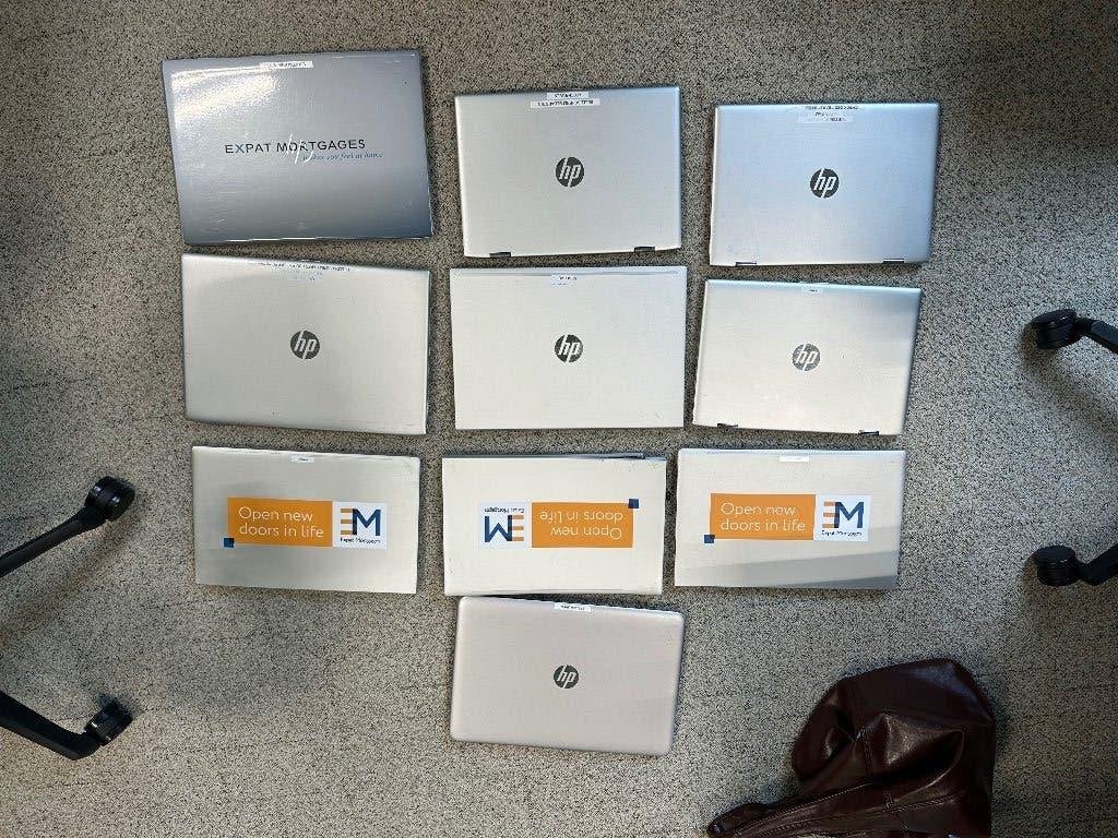 10 Kapotte laptops & diversen (bedrading/standaard), Computers en Software, Ophalen, 15 inch, Onbekend
