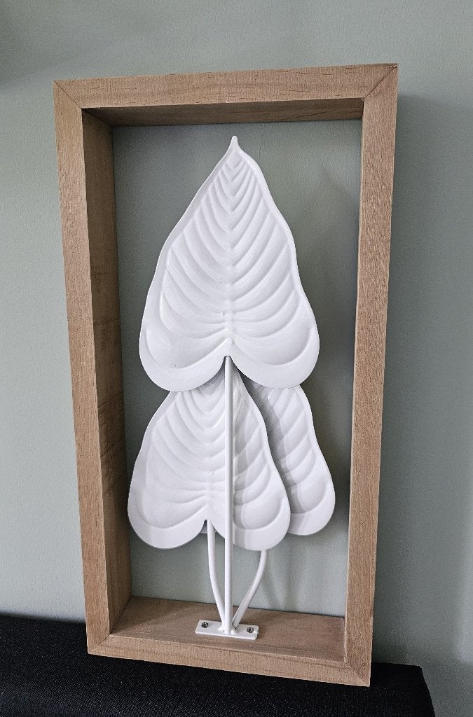 HOUTEN FRAME met WITTE METALEN BLADEREN, Metaal, Gebruikt, 44 cm, Decoratieobject