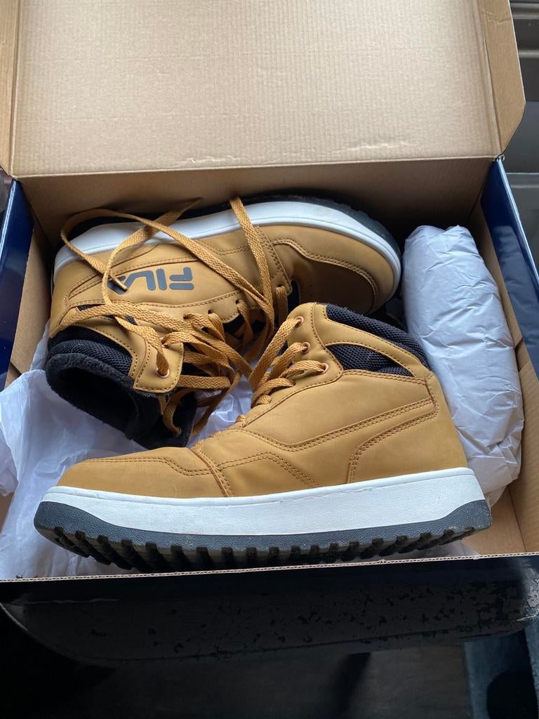Fila schoenen, Bruin, Ophalen of Verzenden, Zo goed als nieuw, Veterschoenen