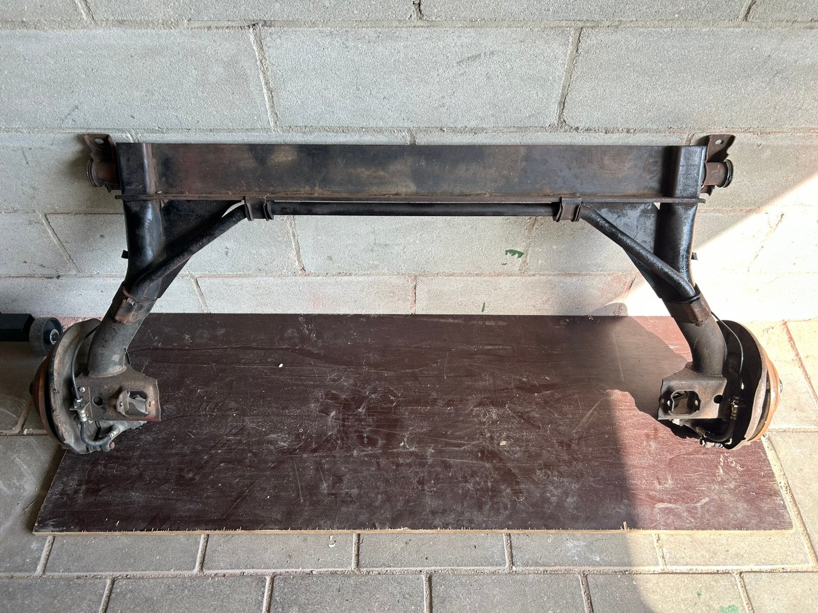 Golf1 / Scirocco 16V achteras met schijfremmen., Ophalen, Gereviseerd, Volkswagen