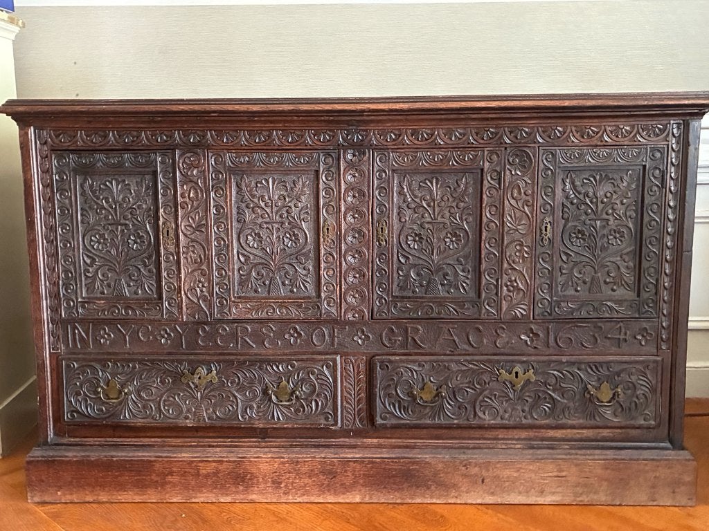 Antiek eiken dressoir rijk houtsnijwerk inscriptie 1634, Antiek en Kunst, Ophalen