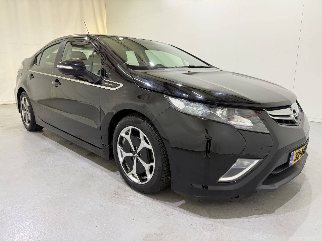 Opel Ampera 1.4 PHEV Aut/Ecc/leer/navi (bj 2012, automaat), Automaat, Webaccessibility@stellantis.com, 1398 cc, Stellantis N.V.