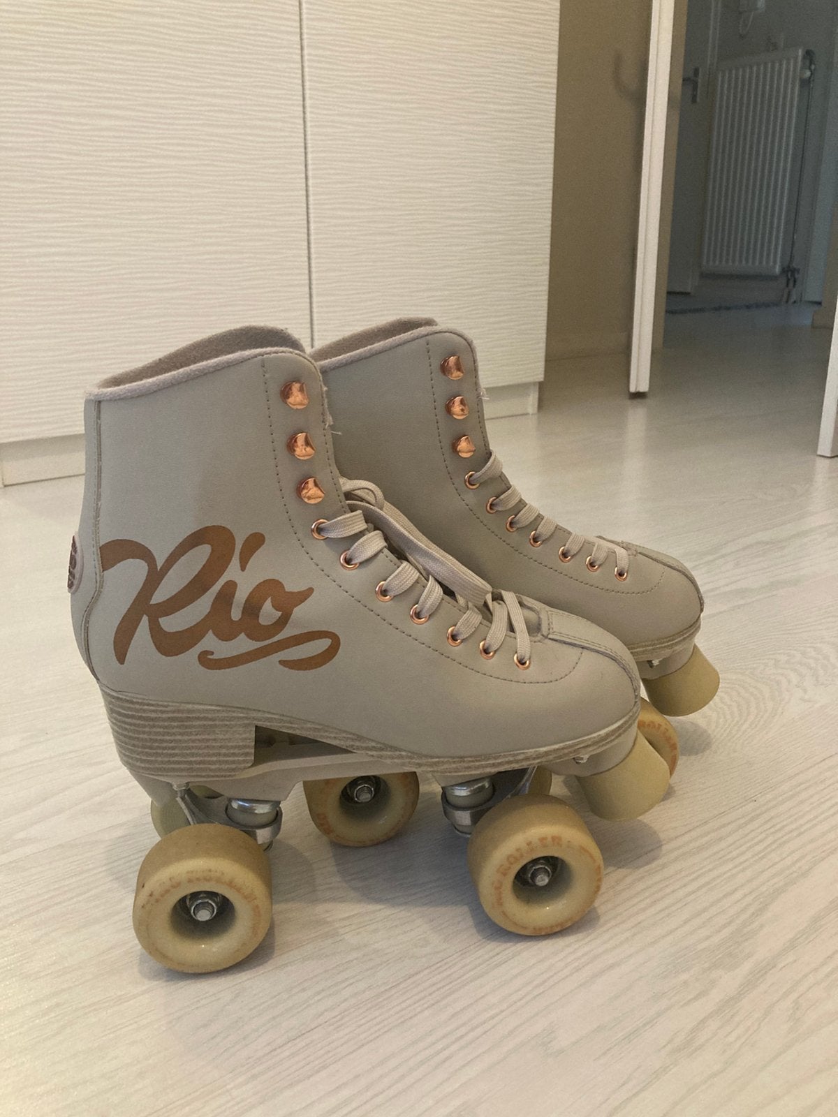 Beige Rolschaatsen, Ophalen, Zo goed als nieuw, Overige typen, Overige merken