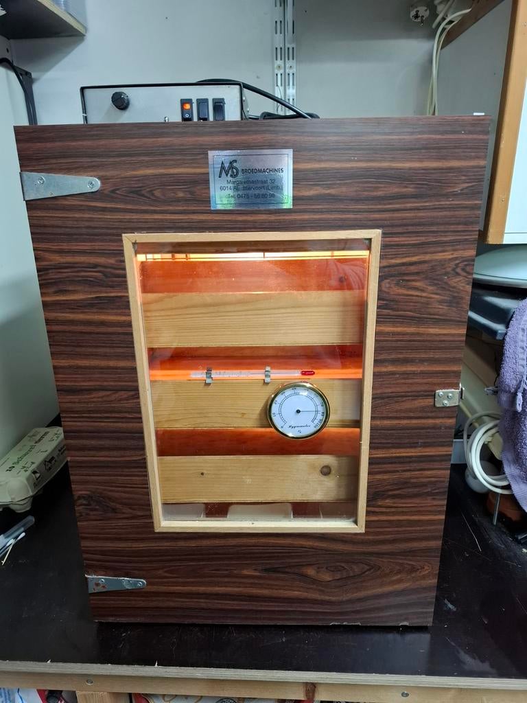 Uitkomst machine MS160U, Ophalen, Gebruikt, Broedmachine