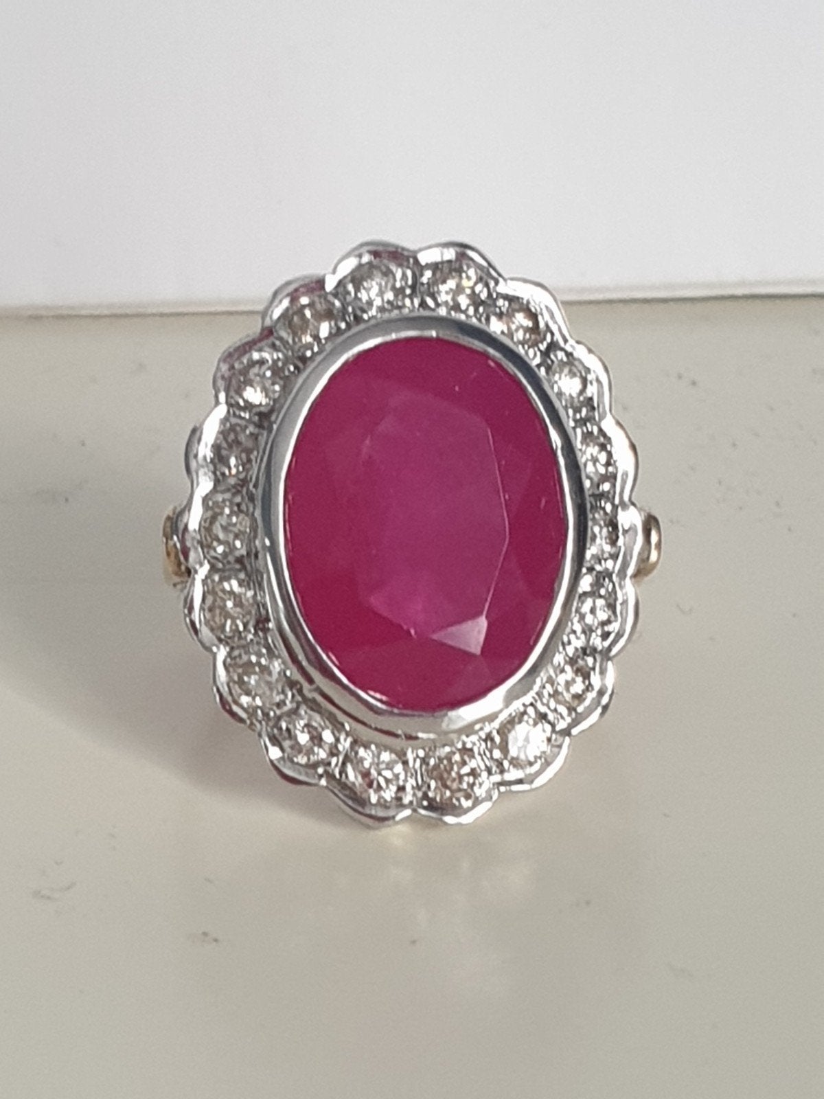 Prachtige gouden ring met robijn en diamanten, Ophalen, Zo goed als nieuw, 17 tot 18, Met edelsteen