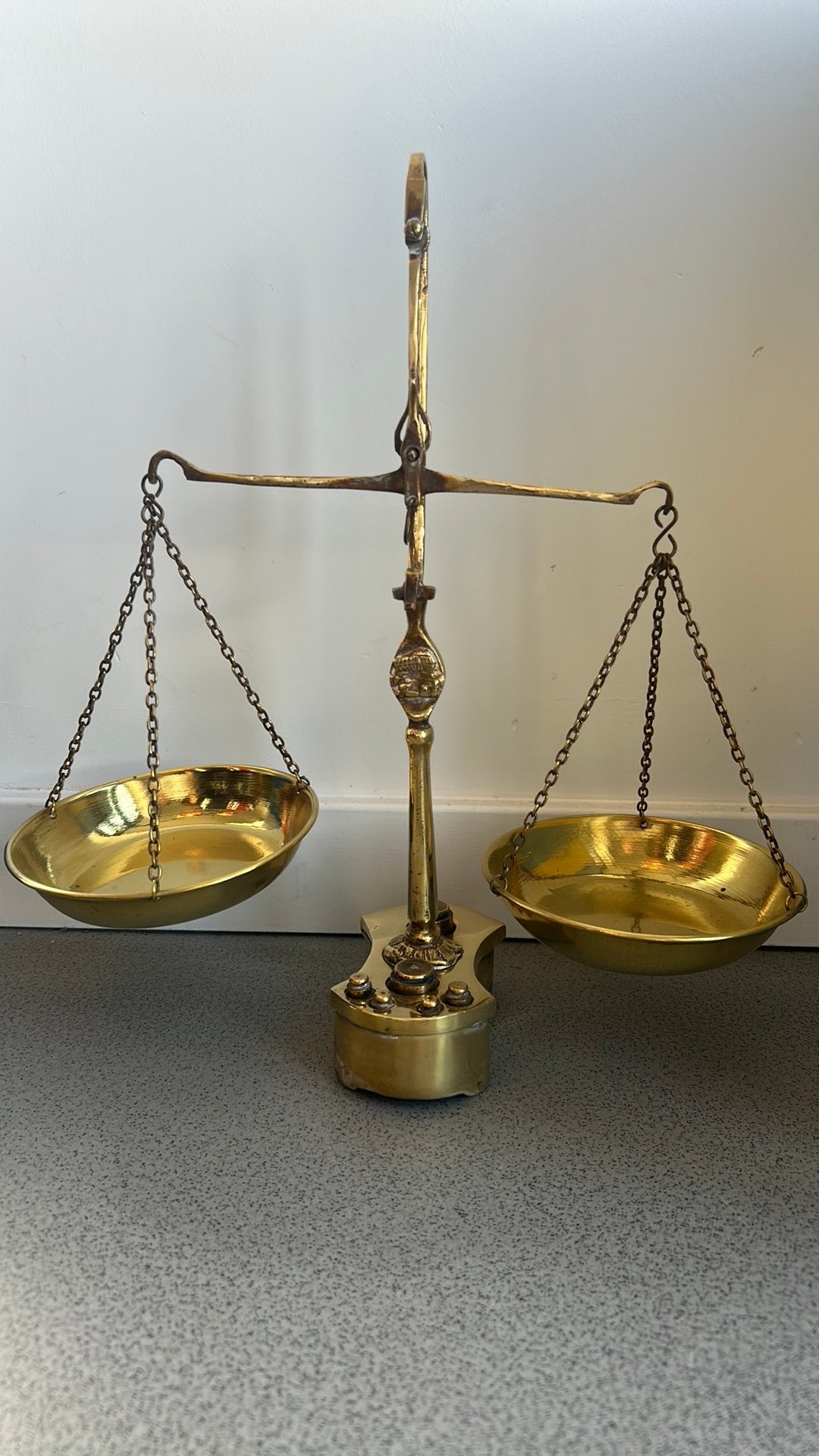 Decoratieve balansweegschaal met gewichten – 40 cm, Verzenden