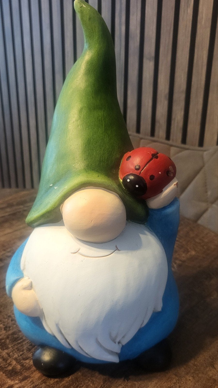 Leuke tuinkabouter met lieveheersbeestje - 29,5 cm hoog, Tuin en Terras, Tuinbeelden, Ophalen of Verzenden, Nieuw, Tuinkabouter