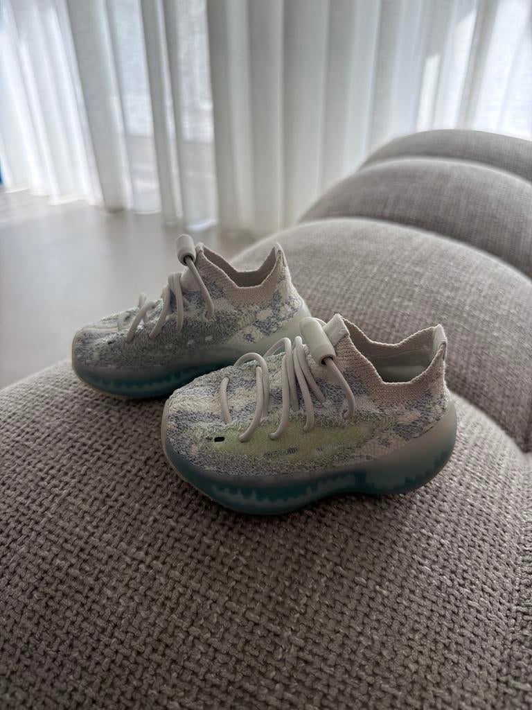 Adidas Yeezy Boost 380 'Alien Blue' - Nieuw - Maat 19/20, Ophalen of Verzenden, Nieuw, Jongetje of Meisje, Schoentjes