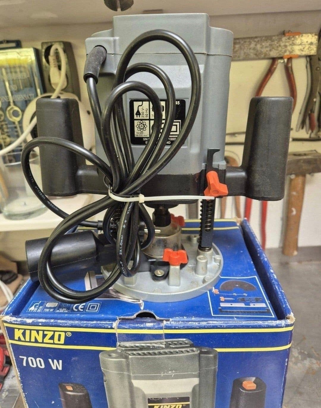 Nieuw in de doos kinzo boven frees 25C45 700W, Ophalen, Kinzo, Nieuw, Bovenfrees