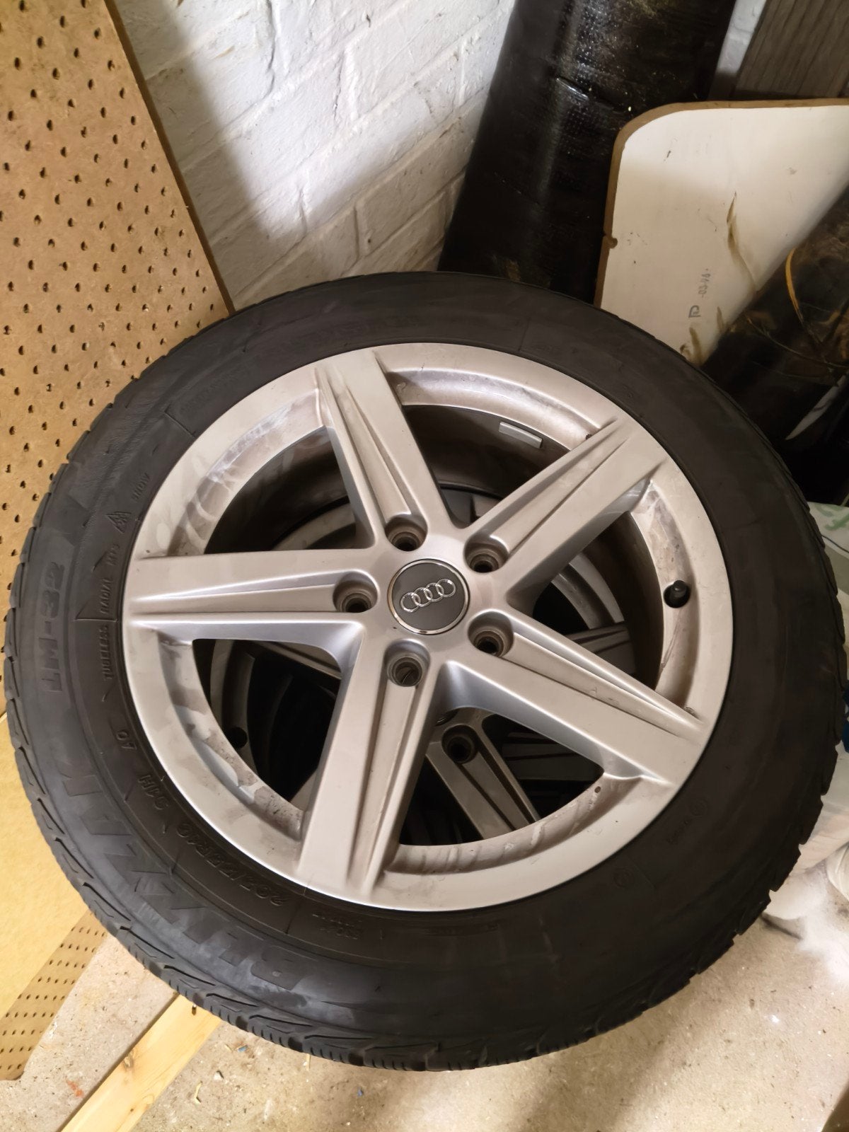 Audi A4 velgen met winterbanden (origineel A3 2020), Auto-onderdelen, Banden en Velgen, Ophalen, Gebruikt, 16 inch, Banden en Velgen