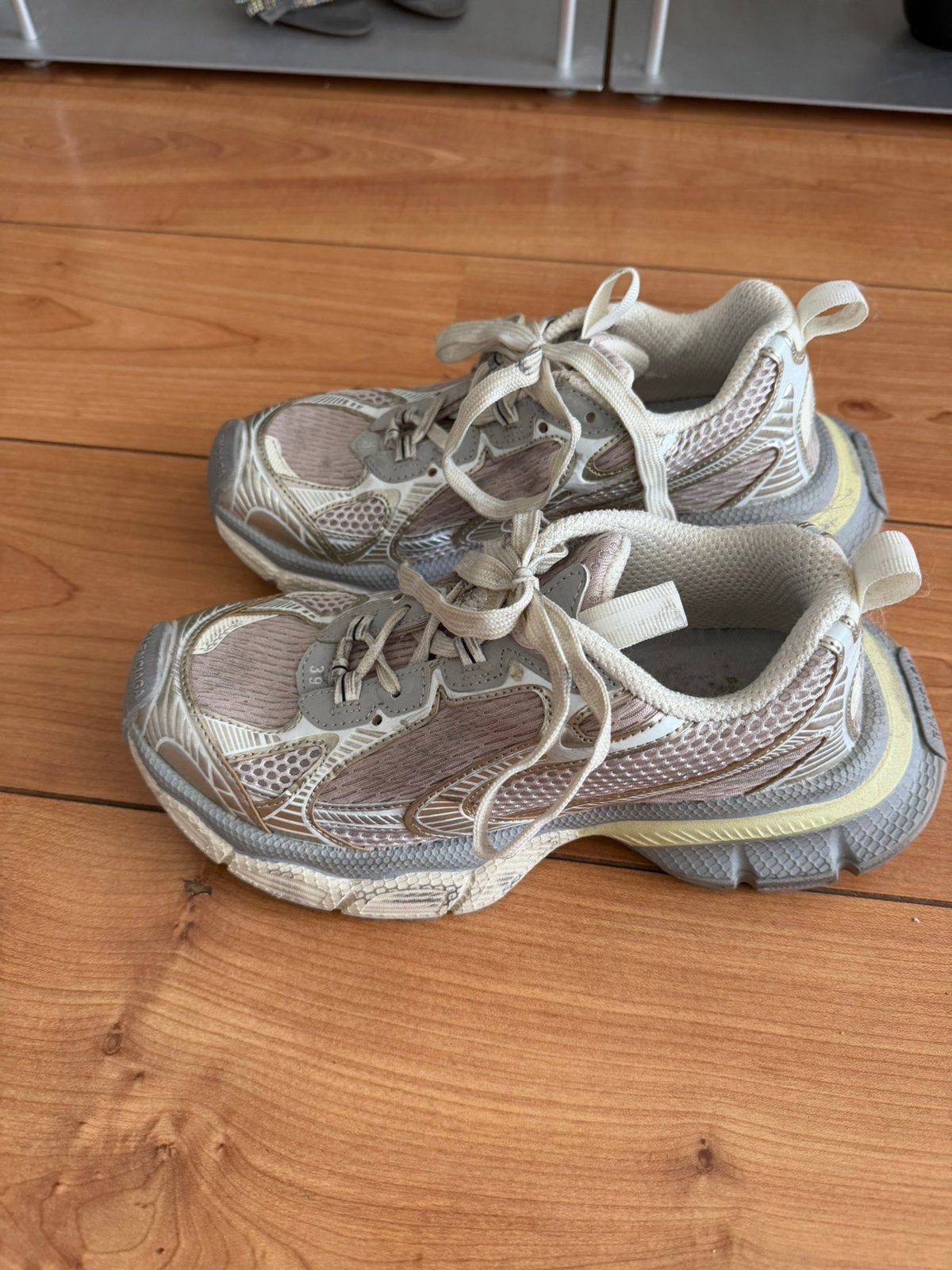 Balenciaga 3XL sneakers maat 39, Kleding | Dames, Schoenen, Ophalen of Verzenden, Zo goed als nieuw, Zwart, Sneakers of Gympen