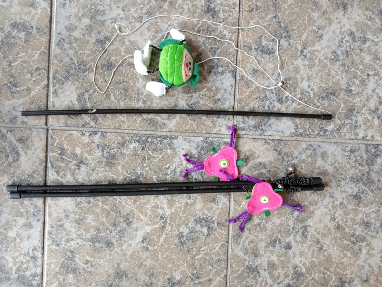 Kattenspeelgoed speelhengel 3 stuks €1 p.st of 3 v . €2,50, Dieren en Toebehoren, Kattenspeelgoed, Ophalen of Verzenden, Zo goed als nieuw