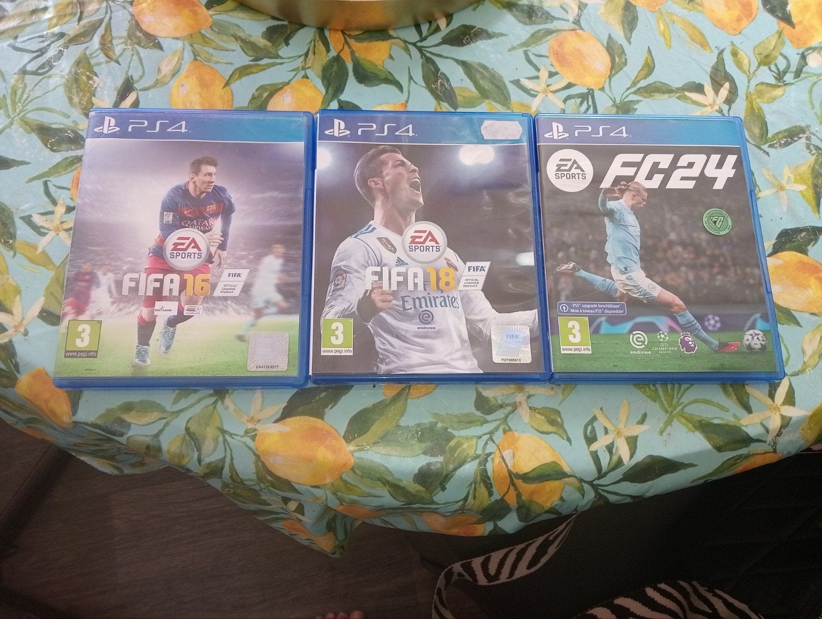 FIFA 16, FIFA 18 en FC 24 PS4 games - Voetbalcollectie, Gebruikt, Ophalen of Verzenden, Eén computer, Sport