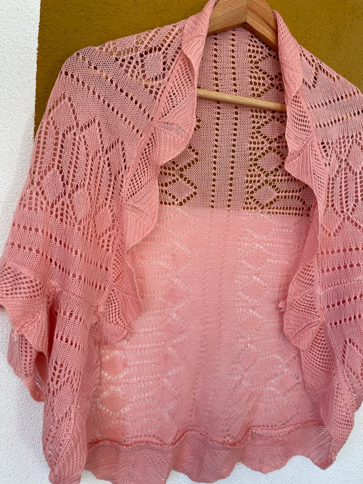 Roze gehaakte bolero met korte mouwen, Kleding | Dames, Truien en Vesten, Ophalen of Verzenden, Nieuw, Maat 38/40 (M), Roze