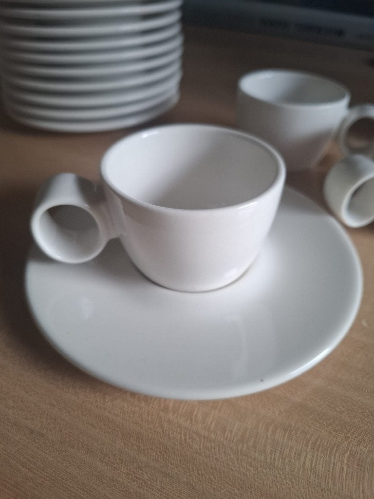 Maastricht porselein witte espressokopjes 6x, Ophalen of Verzenden, Zo goed als nieuw, Modern, Kop(pen) en/of Schotel(s)