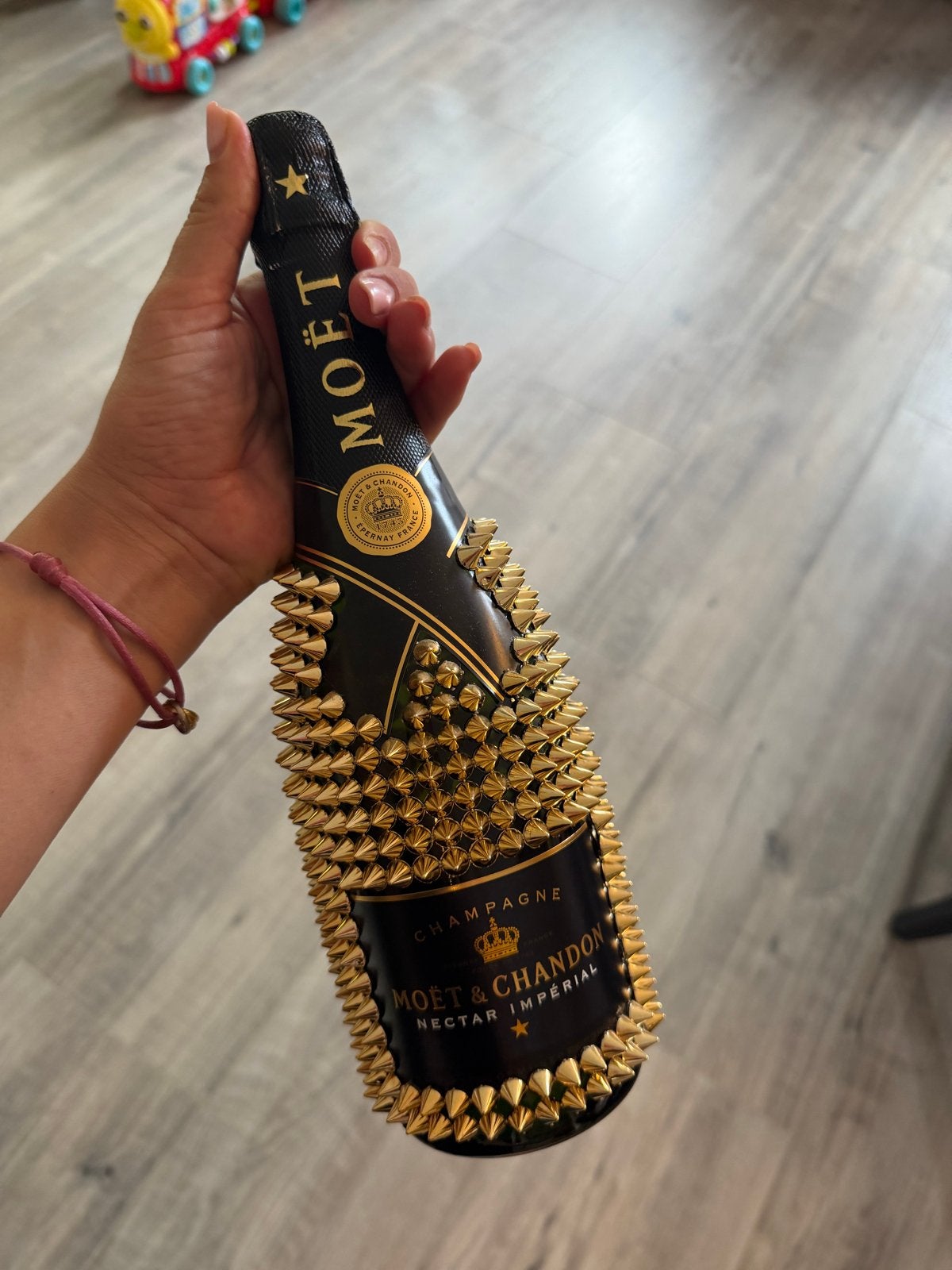 Moët & Chandon Nectar Impérial met gouden studs, Ophalen, Zo goed als nieuw, Goud, Glas
