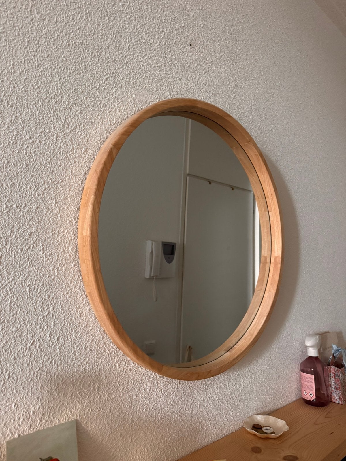 Ronde houten spiegel, Huis en Inrichting, Woonaccessoires | Spiegels, Minder dan 50 cm, Rond, Ophalen of Verzenden, Zo goed als nieuw