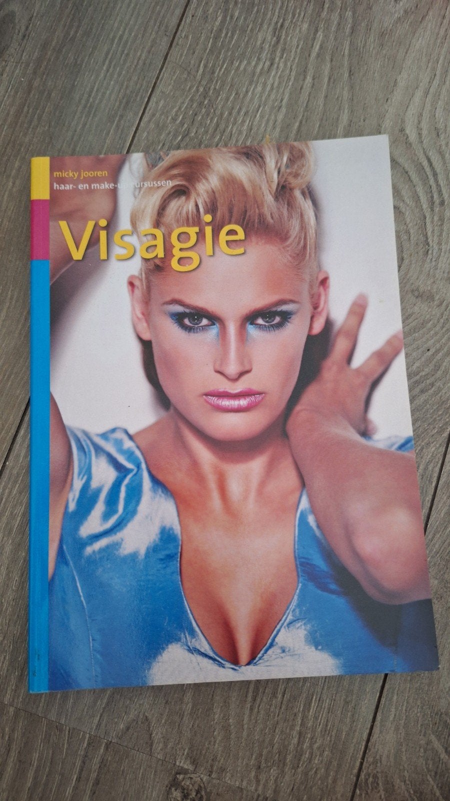 Visagie: Haar- en make-up cursussen door Micky Jooren, Boeken, Verzenden, Zo goed als nieuw, Overige onderwerpen, Micky Jooren