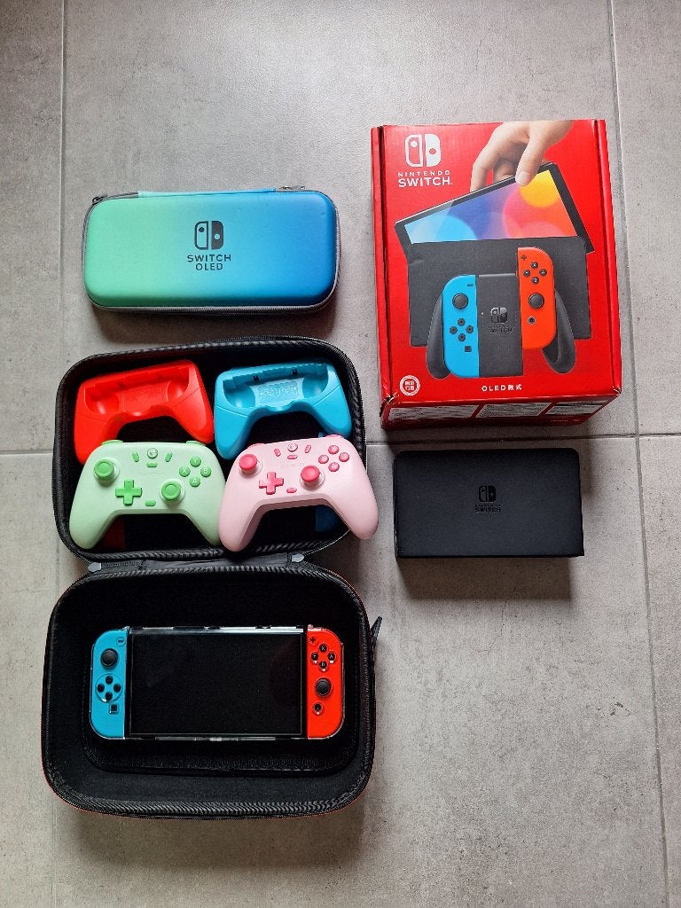 Nintendo switch 2 Oled, Ophalen of Verzenden, Zo goed als nieuw, Met 2 controllers, Switch OLED