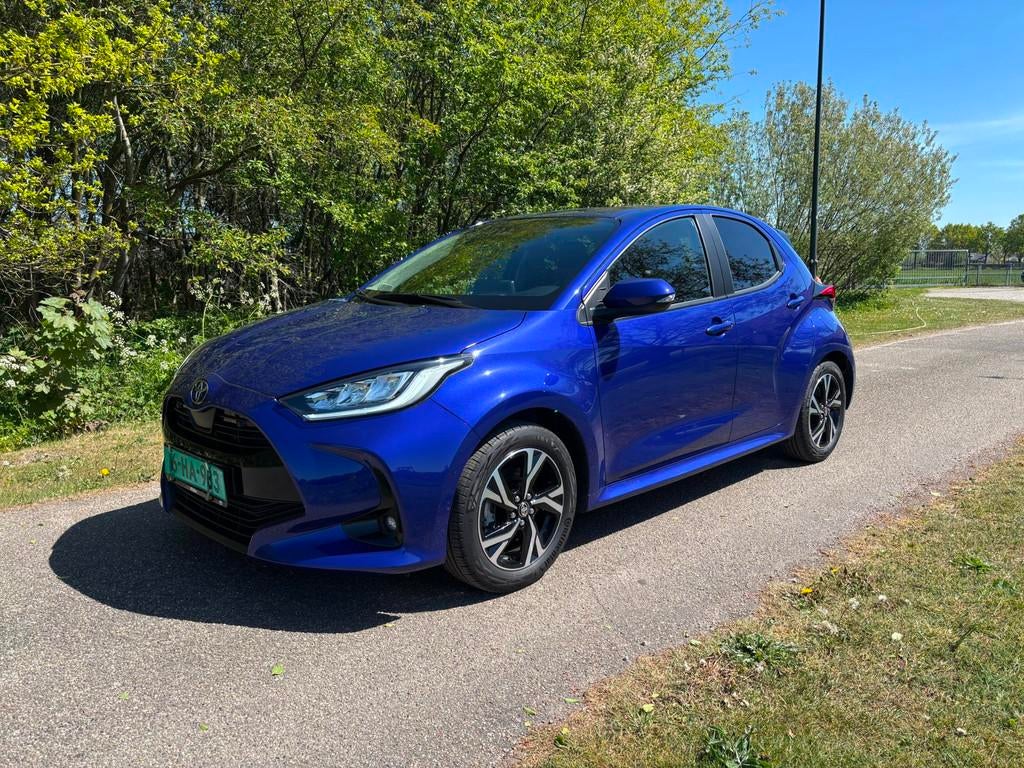 Toyota Yaris 1.5 Hybrid 115 Business Plus Keyless apple carp, Stof, Gebruikt, Zwart, Blauw