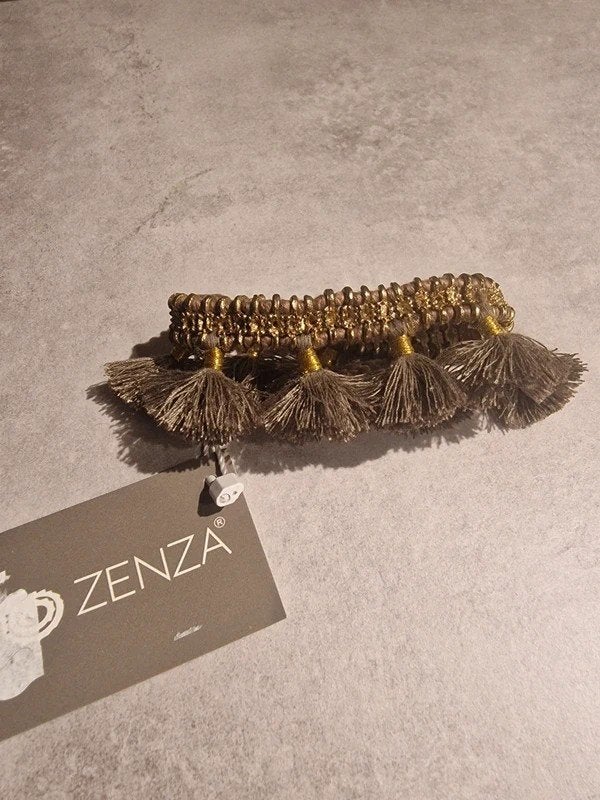 Nieuw Armband - Charming Tassel - Taupe - Zenza, Ophalen of Verzenden, Nieuw, Goud