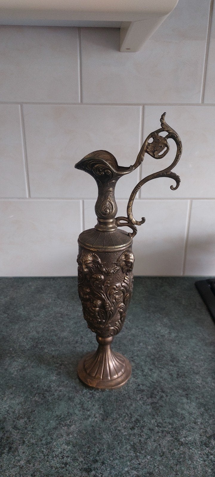 Antieke Peltrato kan met reliëf, bronskleurig, Antiek en Kunst, Ophalen