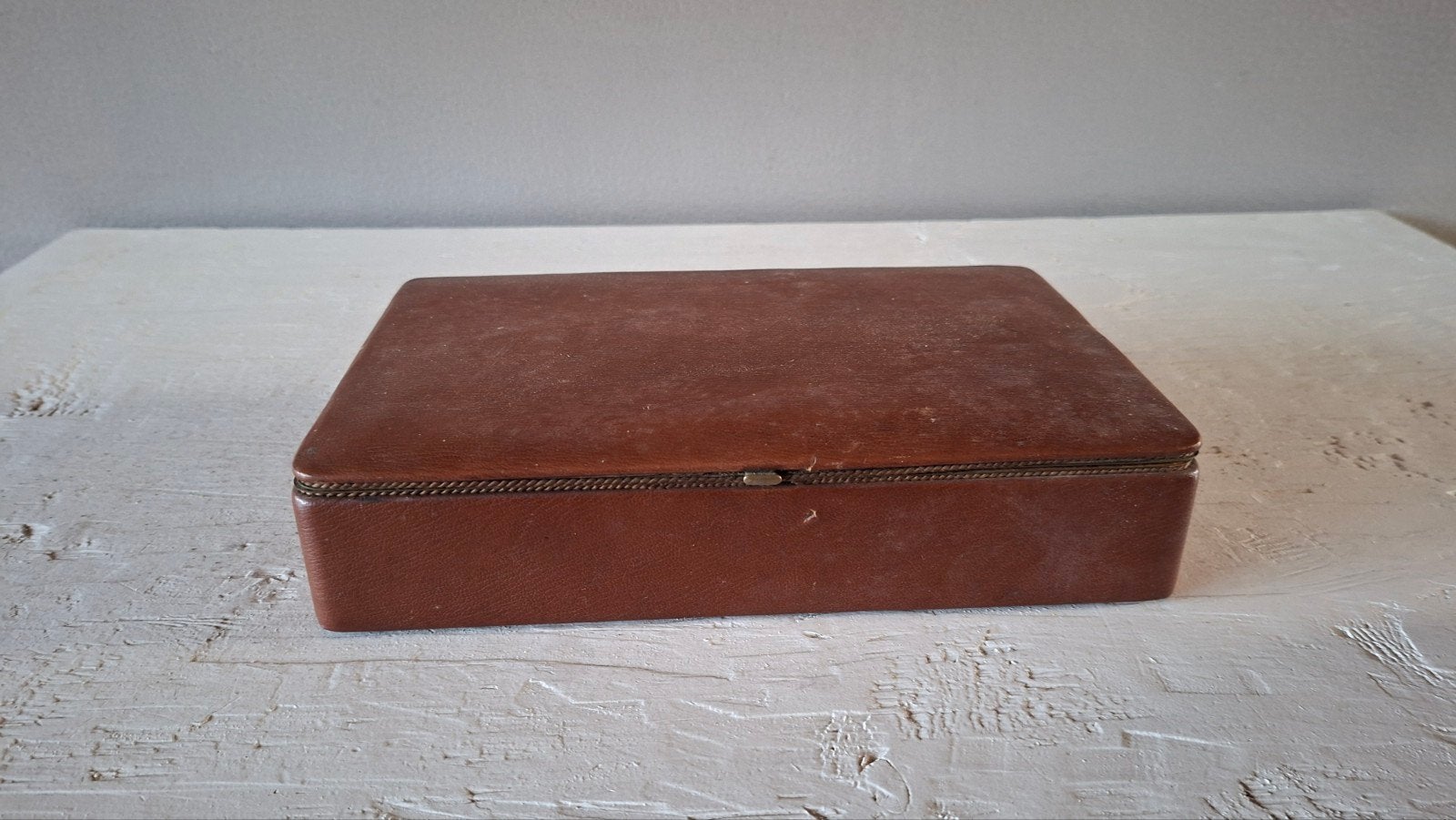 Vintage lederen sigarenkistje / humidor Hout & leer, Antiek en Kunst, Ophalen of Verzenden
