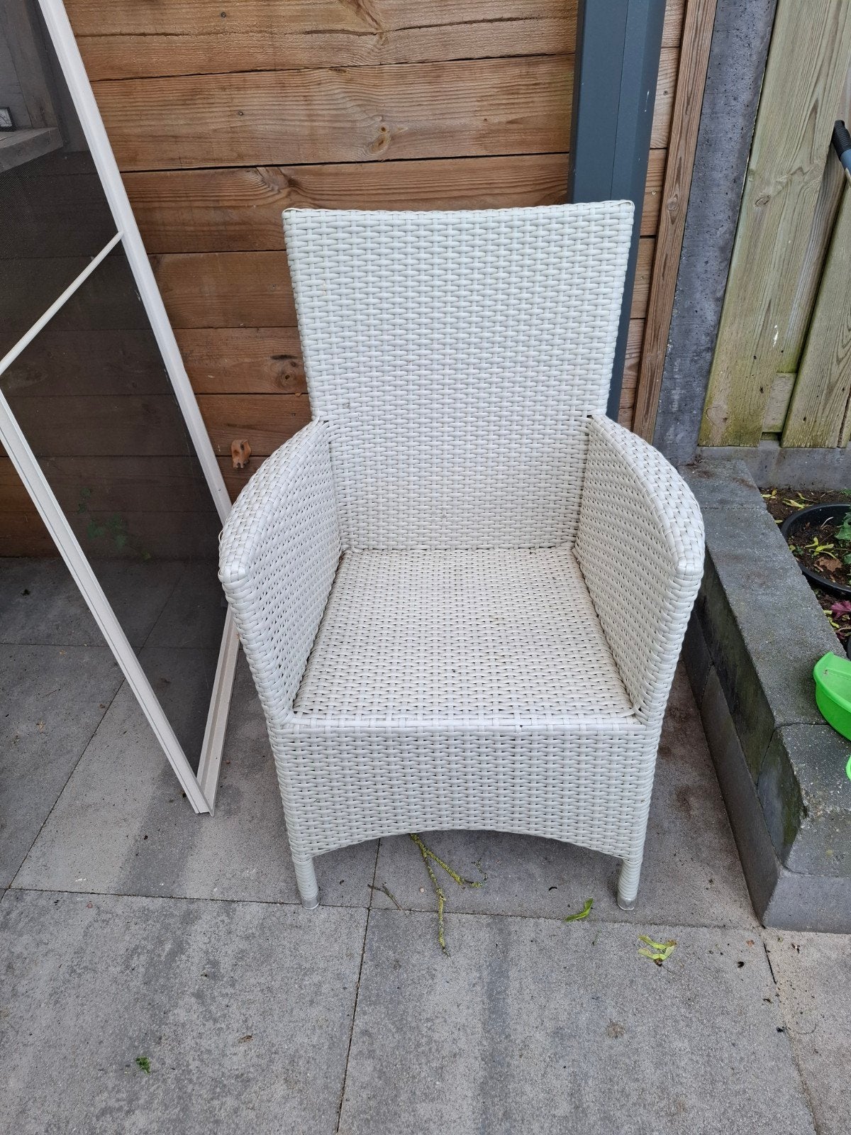 Wicker tuinstoel, wit, Ophalen, Zo goed als nieuw, Kunststof