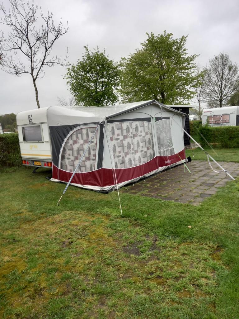 Knaus 8605 Sudwind, Caravans en Kamperen, Caravans, Vast bed, Rondzit, 750 - 1000 kg, Particulier