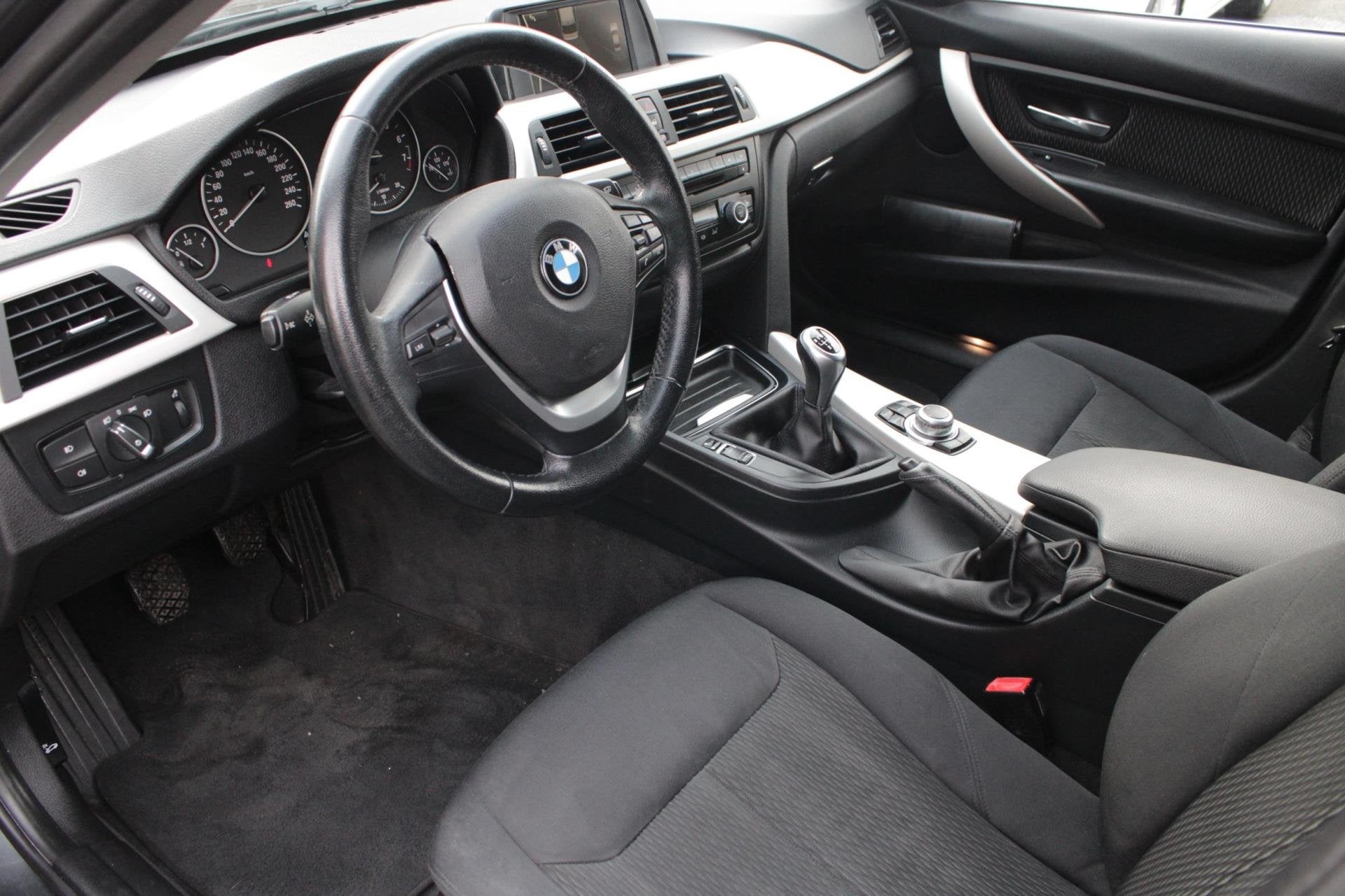 Foto 18 van BMW 3-serie 316i High Executive | Airco | Navi |Elec ramen |