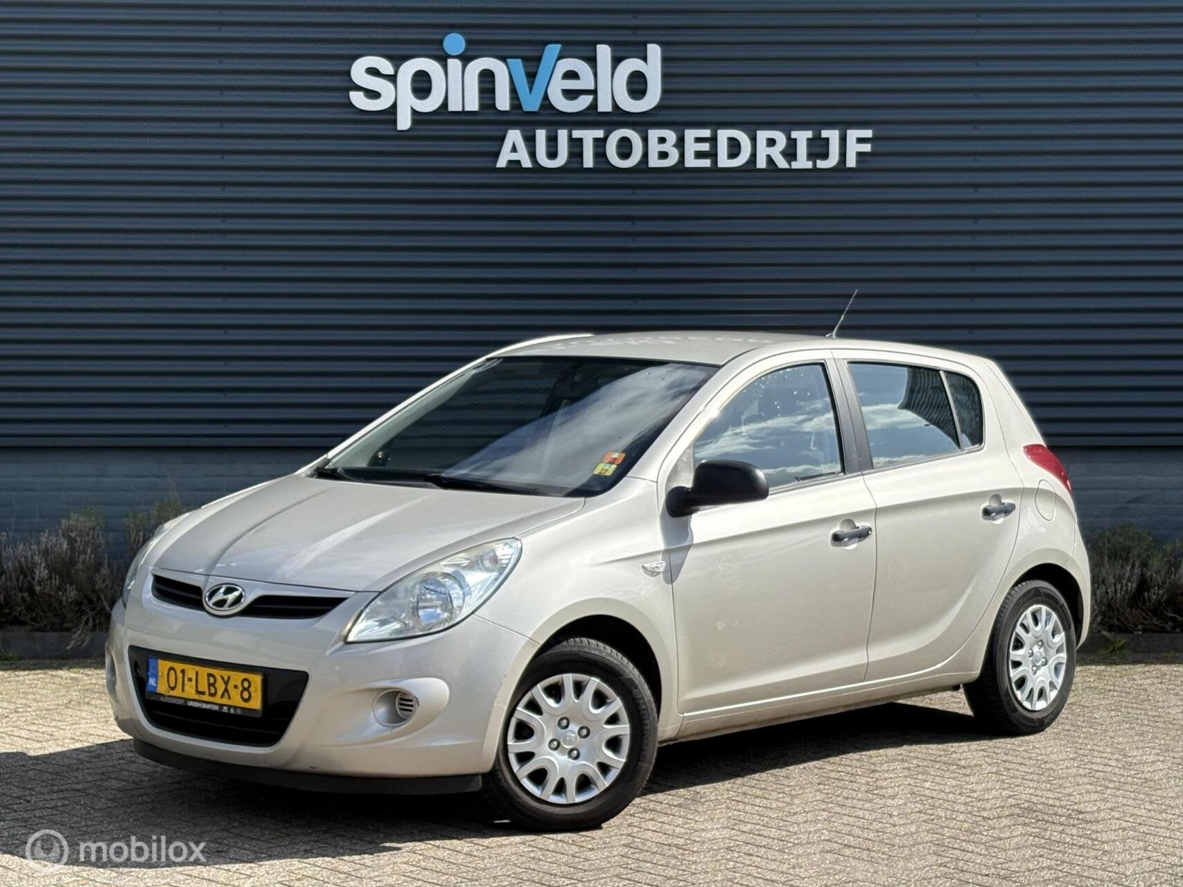 Hyundai i20 1.2i - Koppakking defect, Auto's, Hyundai, 450 kg, 31 €/maand, 4 cilinders, Origineel Nederlands