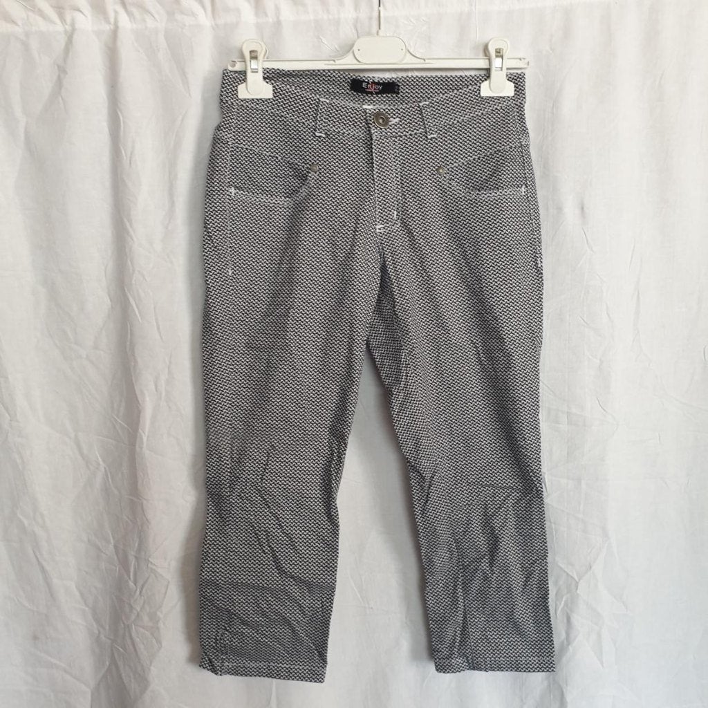 Leuke zwart witte 3/4e broek. Mt 36. Merk Enjoy, ., Zwart, Ophalen of Verzenden, Zo goed als nieuw