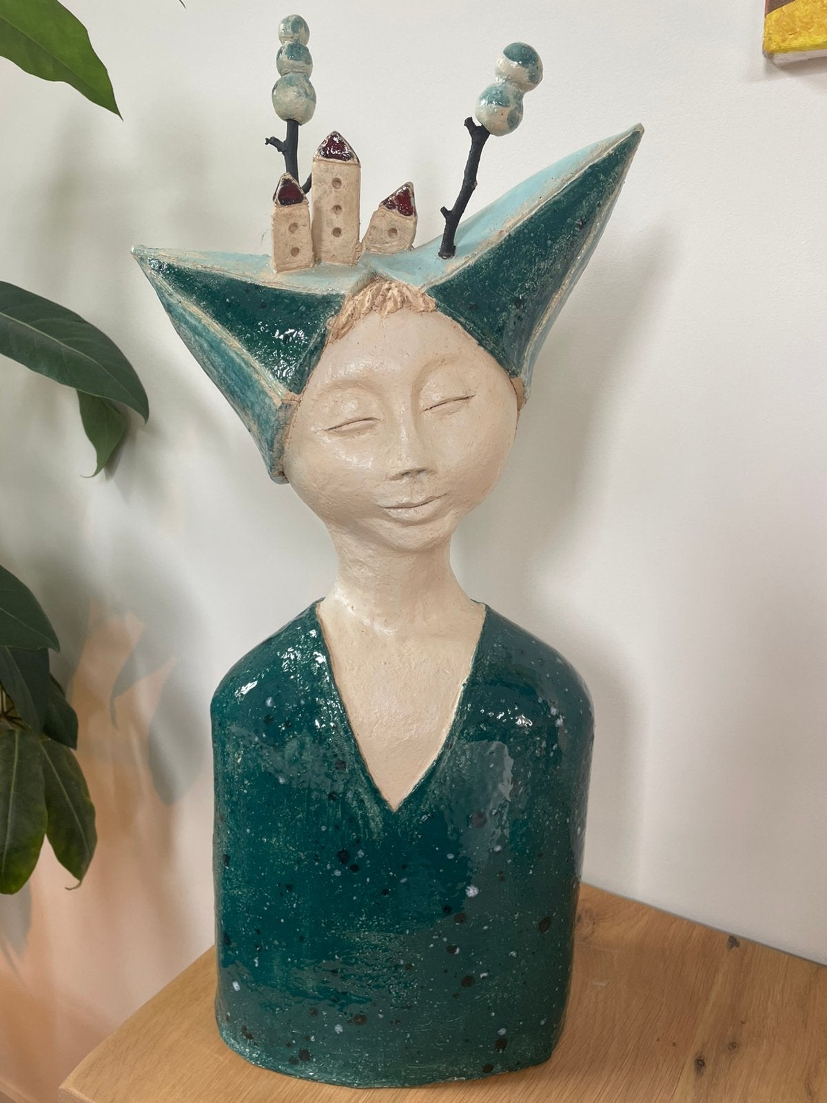 Keramiek beeld, Antiek en Kunst, Ophalen, Meerkleurig, Beeld, Van de kunstenaar zelf