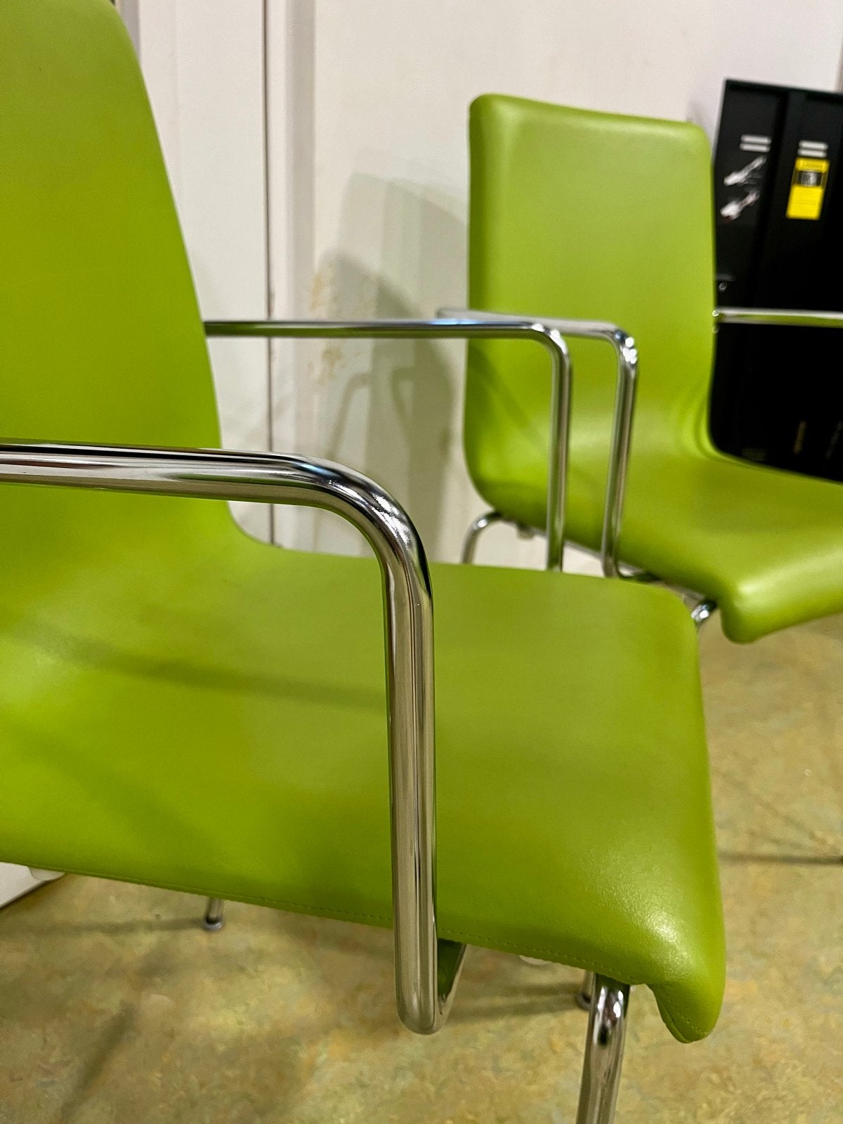 13 groene stoelen, Ophalen, Kunststof, Gebruikt, Overige kleuren