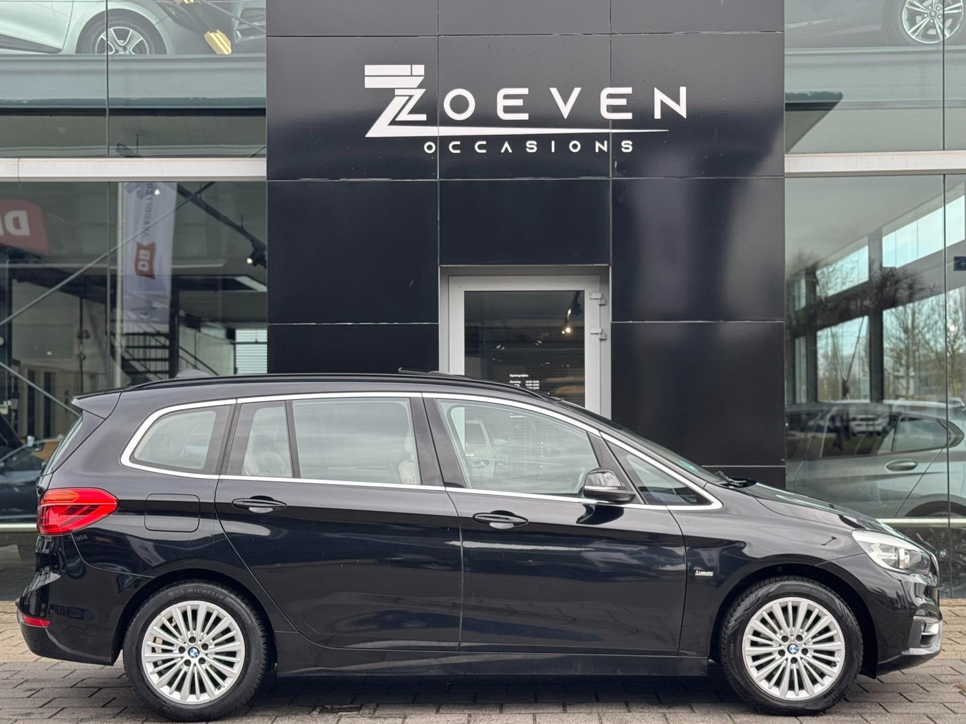 BMW 2-serie Gran Tourer BMW 218i Gran Tourer 7P | HIGH EXECU, Auto's, Voorwielaandrijving, Dealer onderhouden, 136 pk, Gebruikt