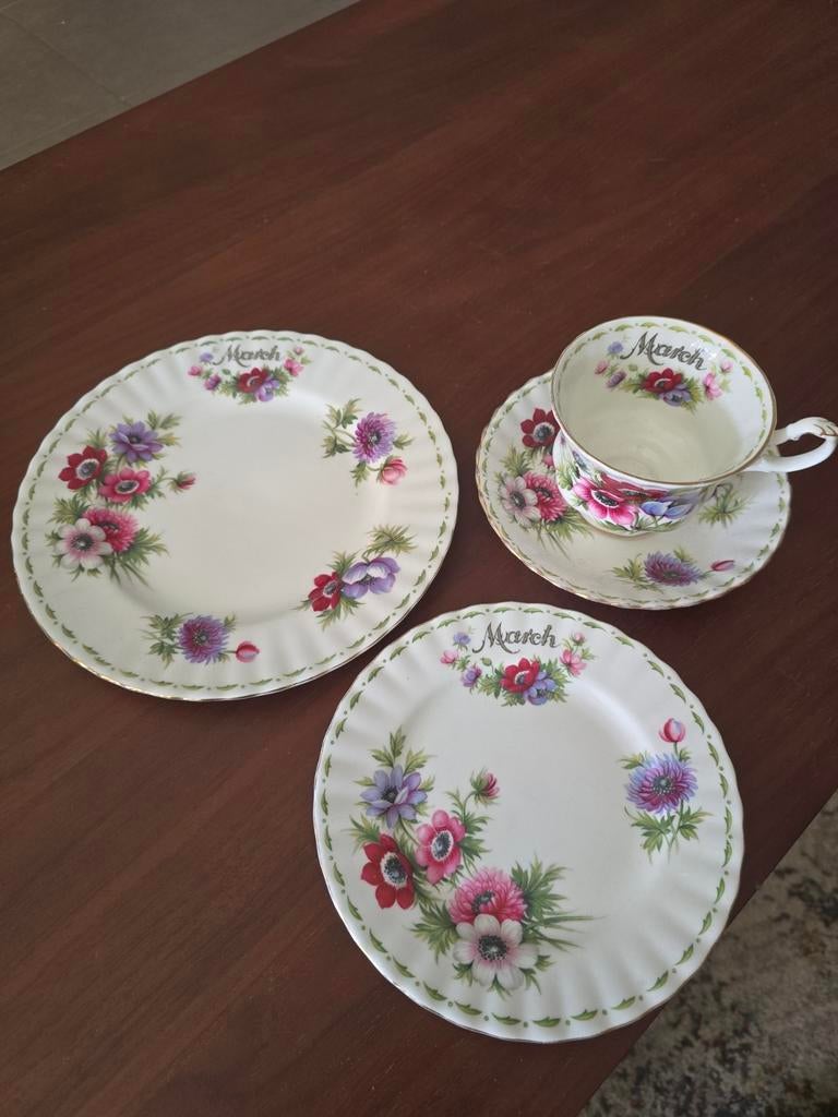 Royal Albert set maand maart, Antiek en Kunst, Ophalen of Verzenden