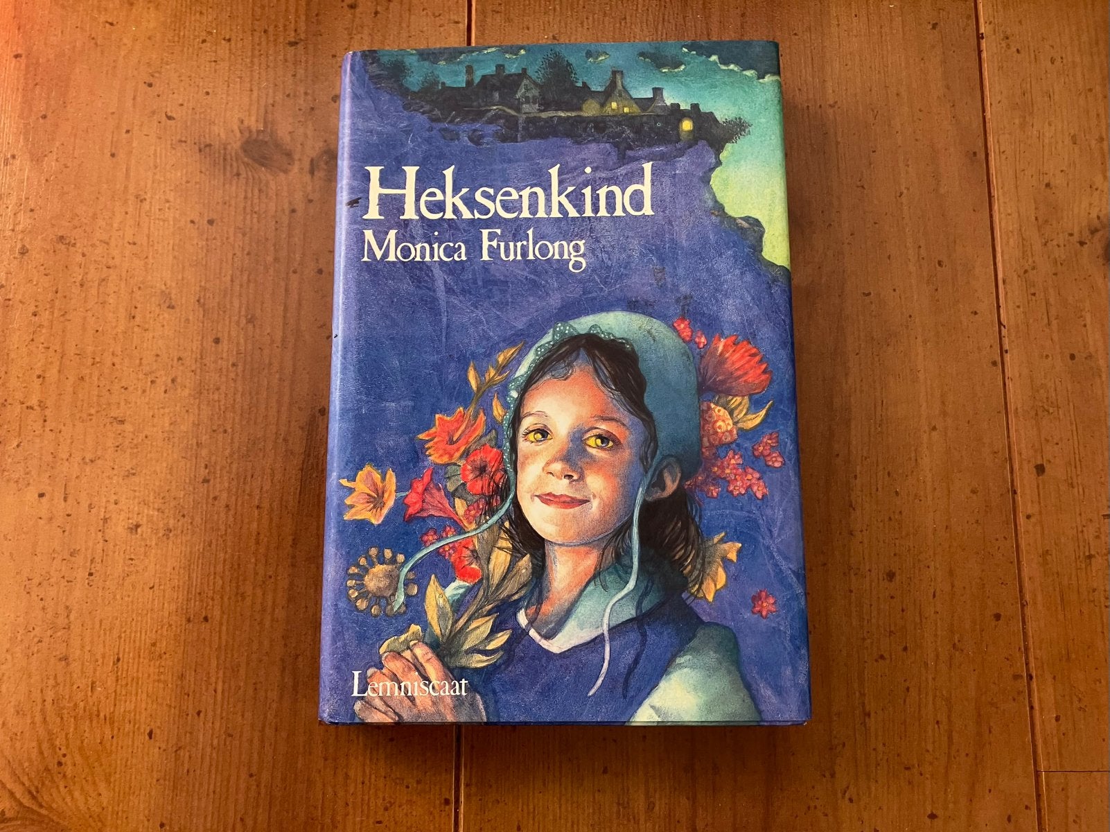 Heksenkind - Monica Furlong, Ophalen of Verzenden, Gelezen, Fictie